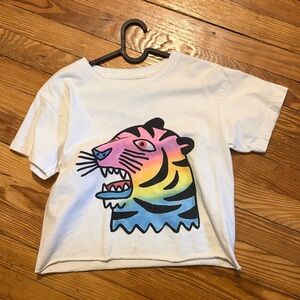 Gentle Thrills Cut Off T